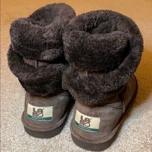 LAMO sheepskin boots